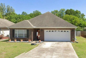 Prattville Delight*Jacuzzi Tub*+Central Location*